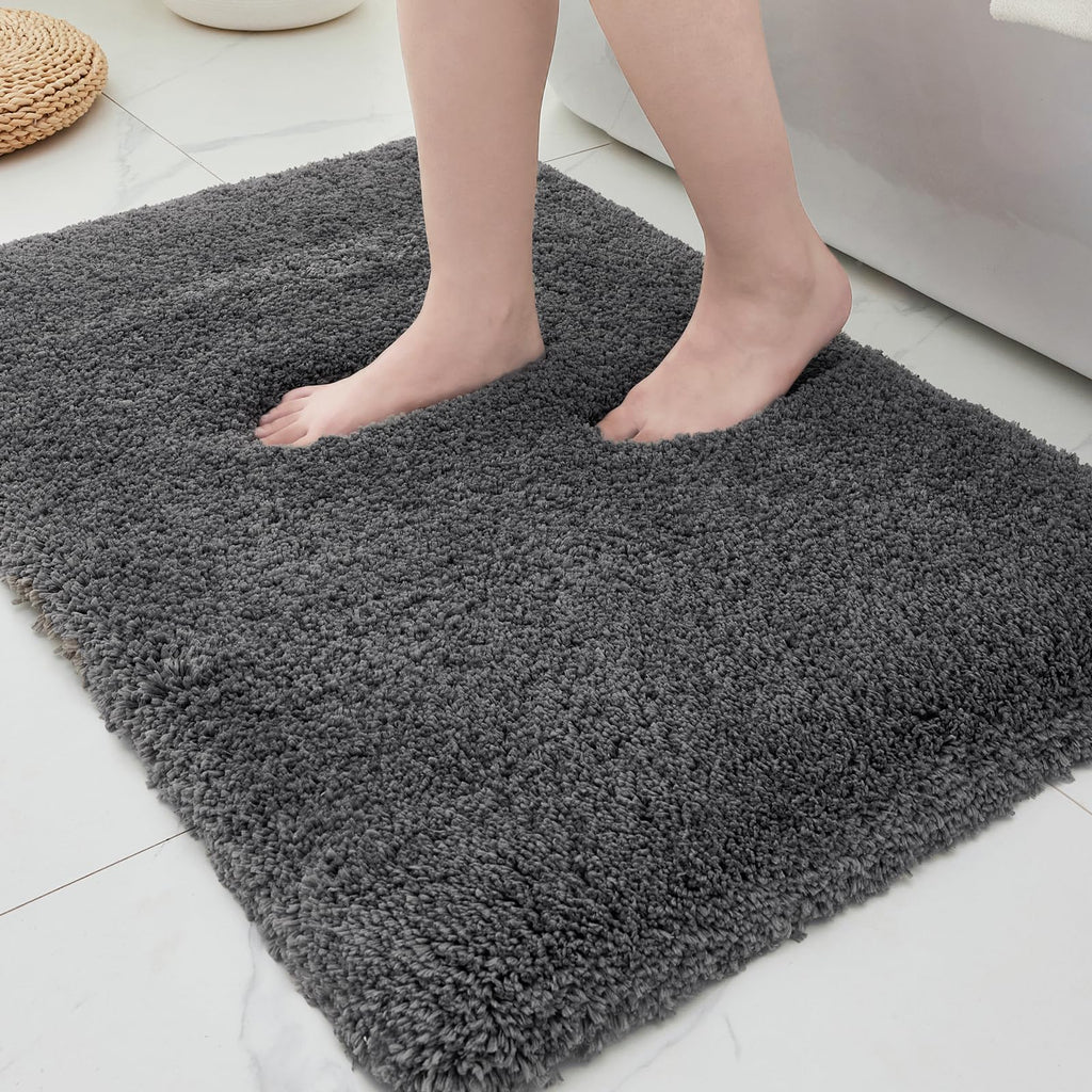 ILANGO Bathroom Rugs 24" × 17", Extra Soft Absorbent Microfiber Bath Rugs
