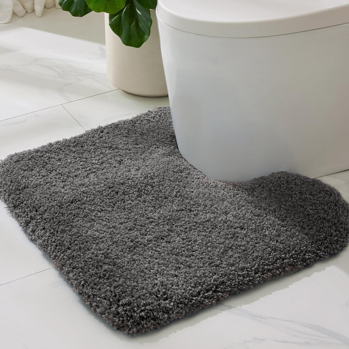 ILANGO Bathroom Rugs 24" × 17", Extra Soft Absorbent Microfiber Bath Rugs